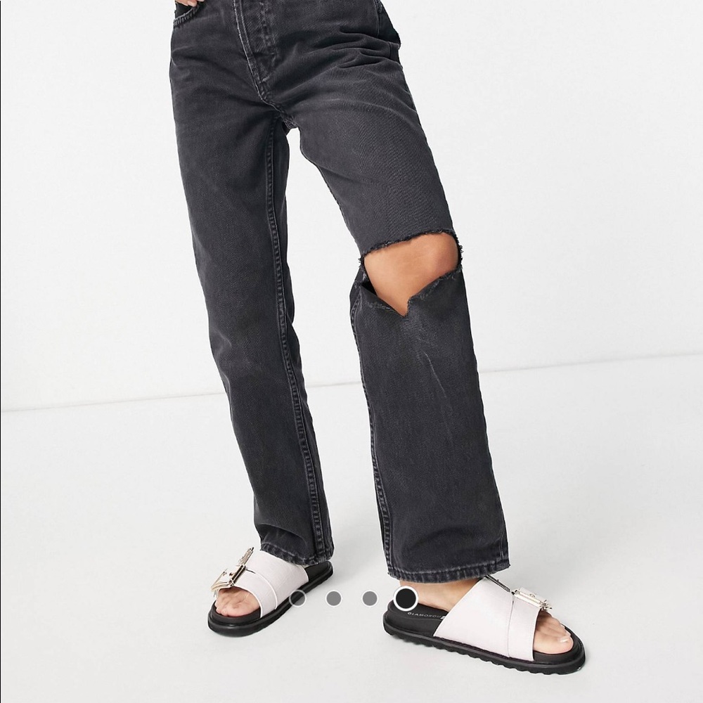 Topshop petite washes ripped dad jeans in black